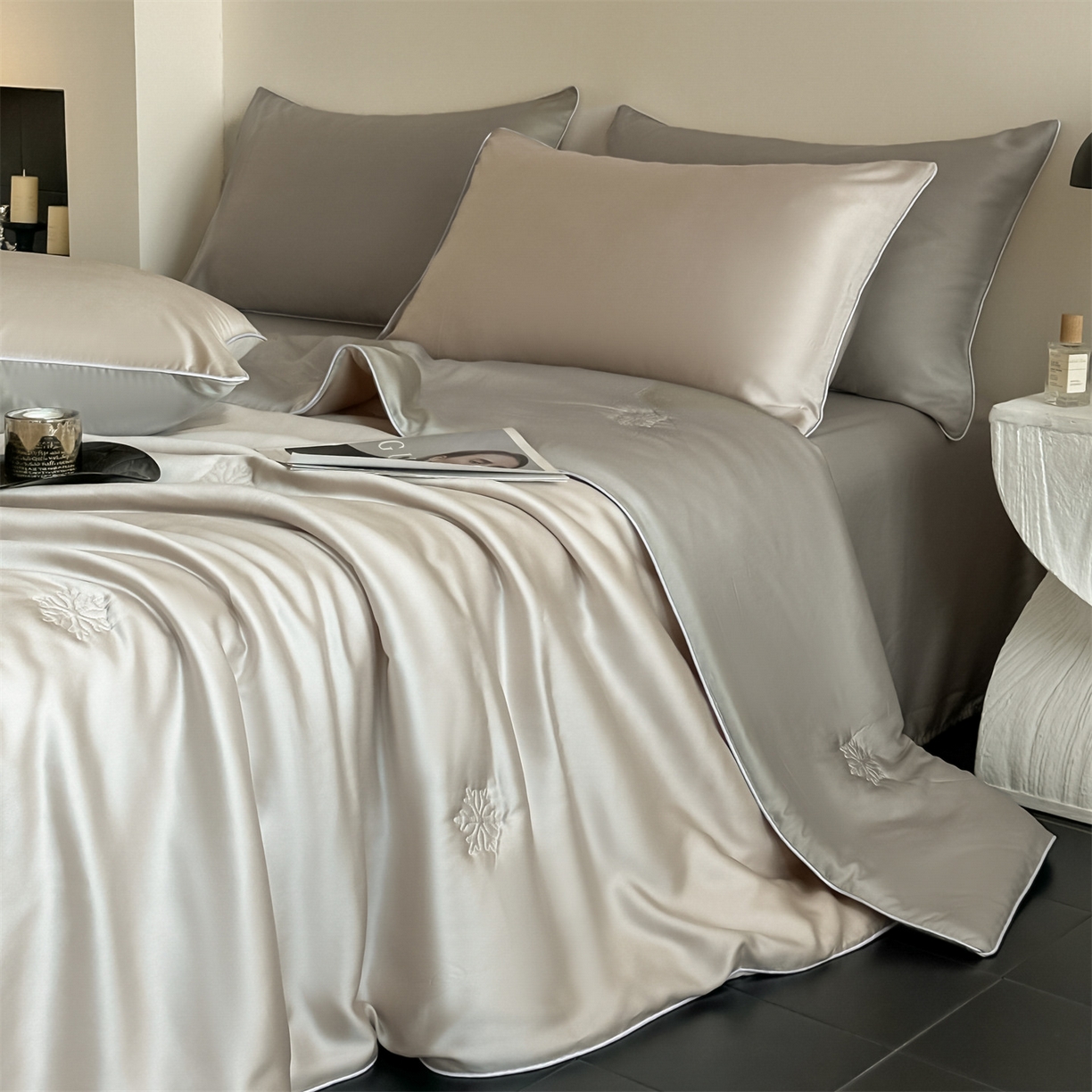 91家纺网 家纺一手货源 找家纺 无界 2026新款水洗真丝夏被-麻绳雪花绗缝-伊芙琳 伊芙琳 浅茶+冰川灰