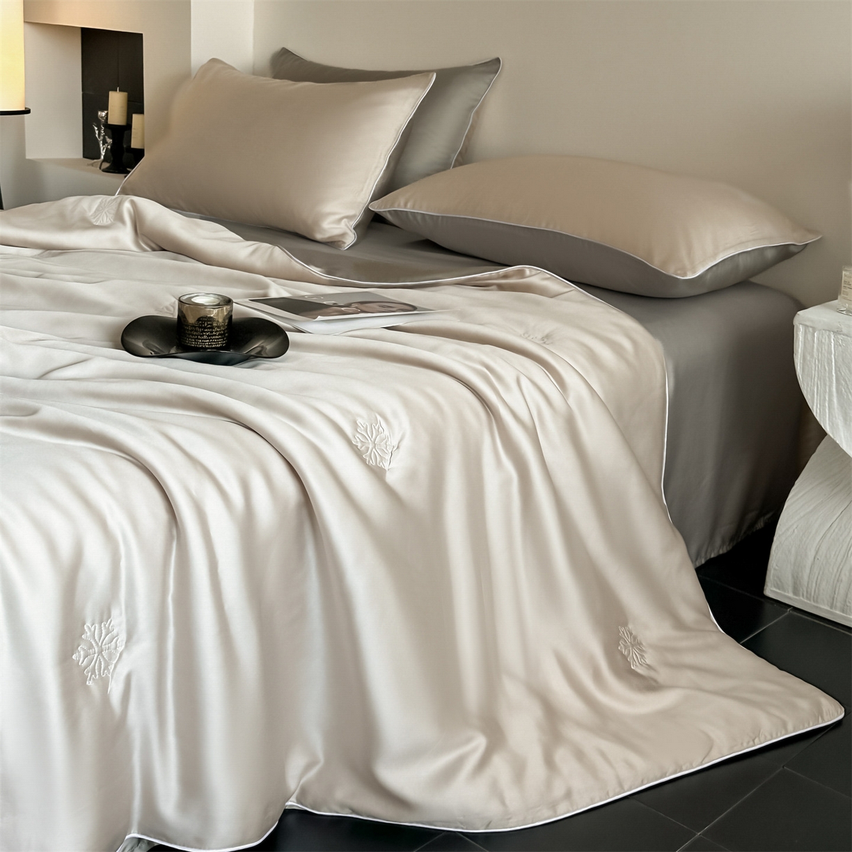 91家纺网 家纺一手货源 找家纺 无界 2026新款水洗真丝夏被-麻绳雪花绗缝-伊芙琳 伊芙琳 浅茶+冰川灰