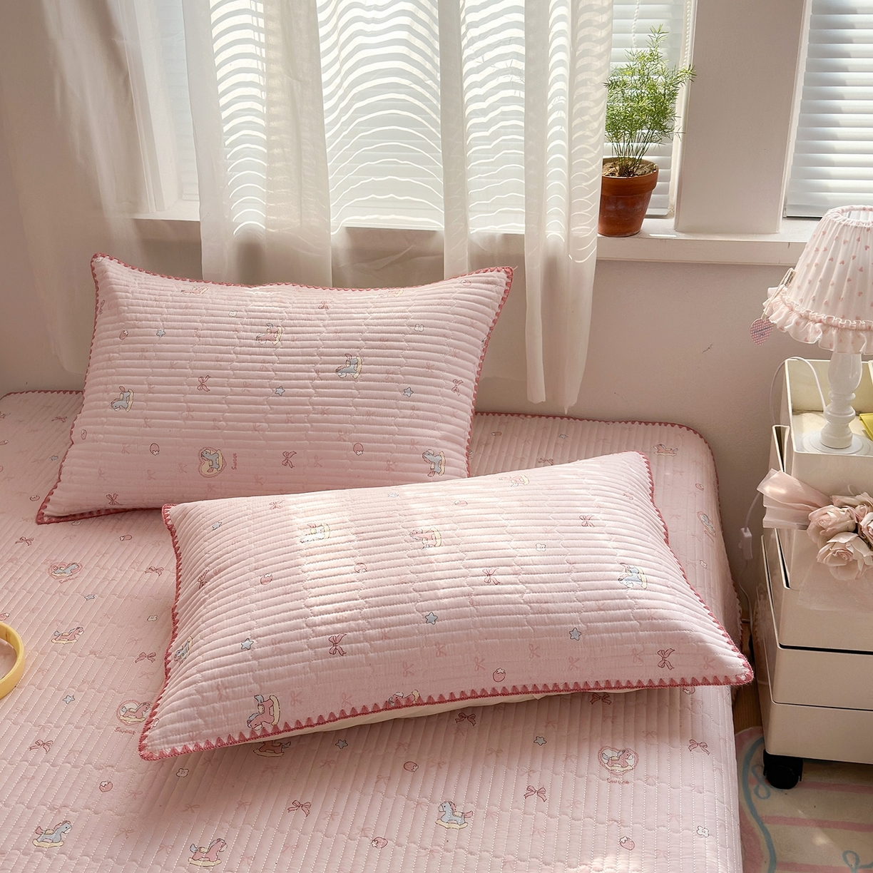 91家纺网 家纺一手货源 找家纺 妮可 2026新款贝壳边双面全棉床盖四件套 浪漫满屋