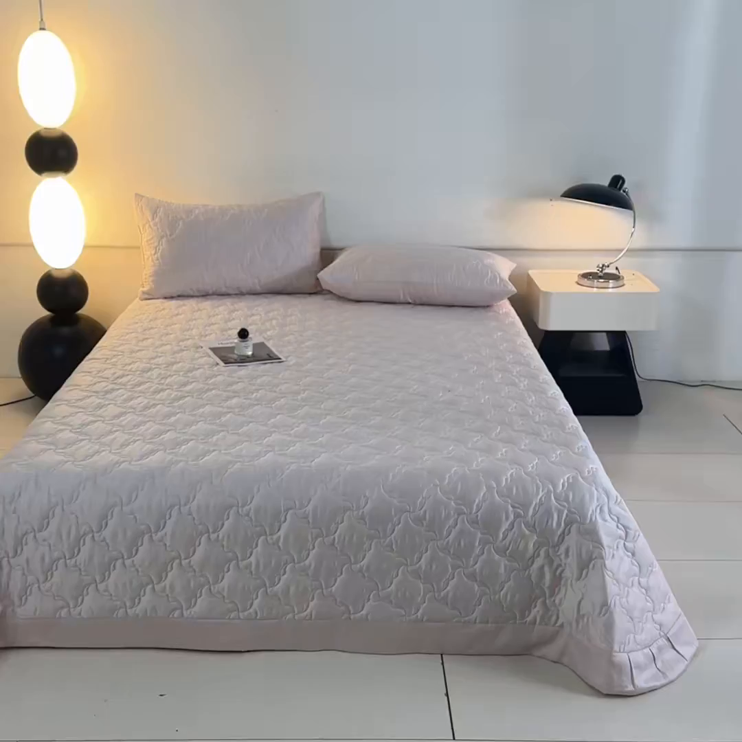 91家纺网 家纺一手货源 找家纺 DC 2026新款莱赛尔天丝夹棉螺旋方格绗缝单品床盖 水雾紫