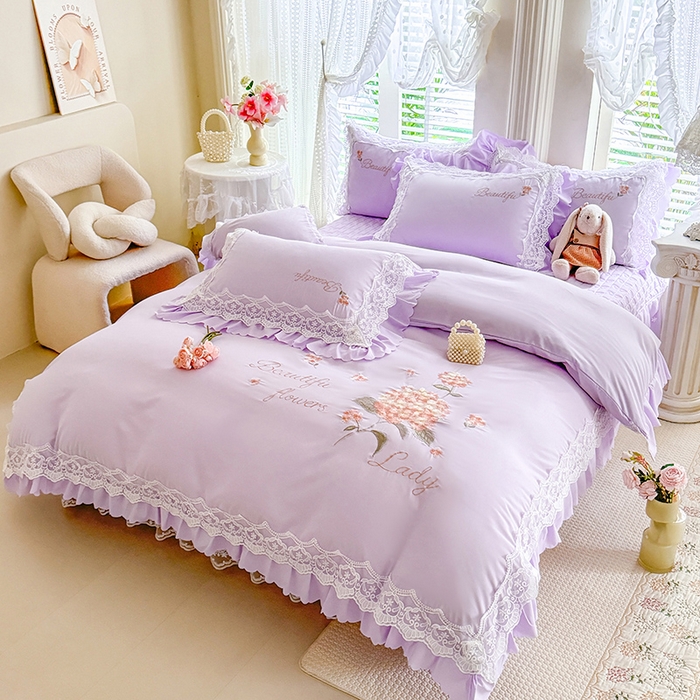 91家纺网 家纺一手货源 找家纺 苏米娜家纺SUMINA 2026韩版亲肤水洗棉公主风床盖款系列-花涧绣梦 花涧绣梦-优雅紫