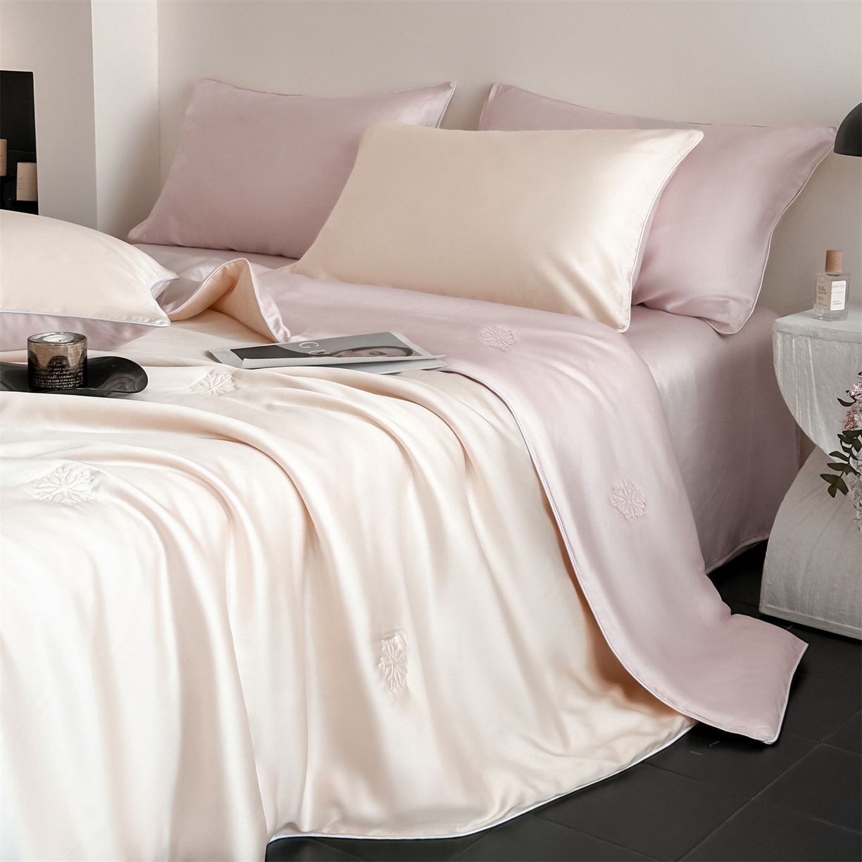 91家纺网 家纺一手货源 找家纺 无界 2026新款水洗真丝夏被-麻绳雪花绗缝-伊芙琳 伊芙琳 杏白+素粉