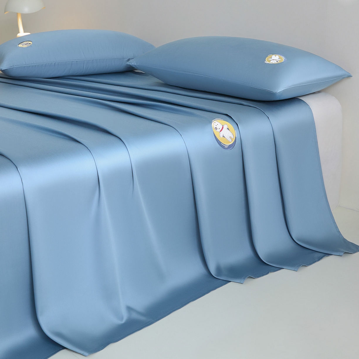 91家纺网 家纺一手货源 找家纺 DC 2026新款莱赛尔天丝卡通刺绣单品床单 梵高蓝