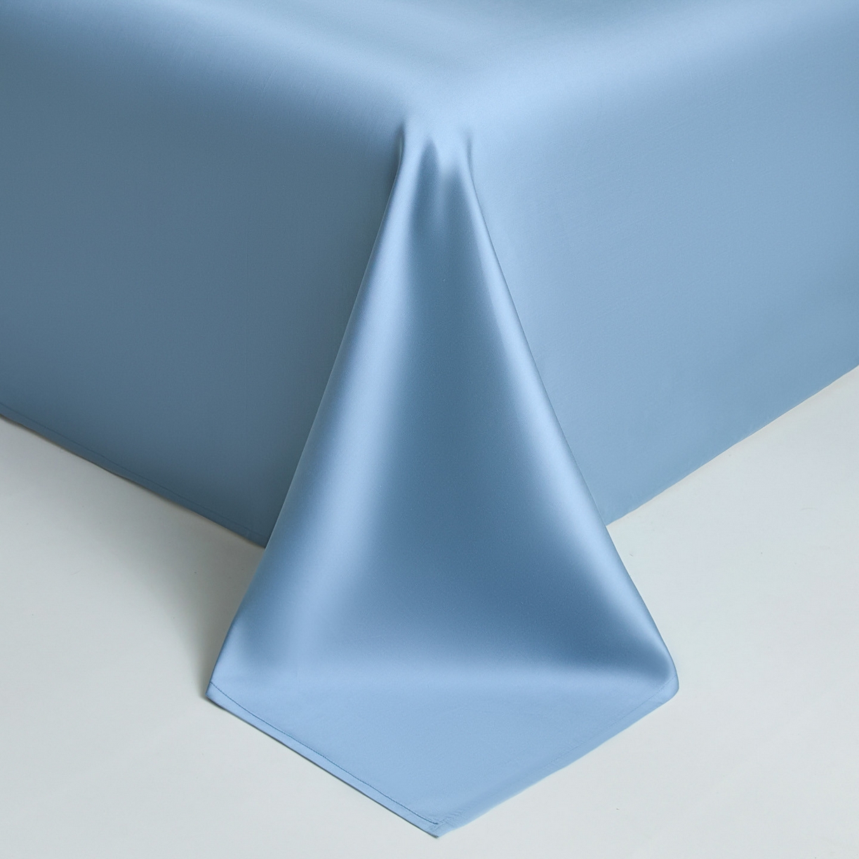 91家纺网 家纺一手货源 找家纺 DC 2026新款莱赛尔天丝卡通刺绣单品床单 梵高蓝