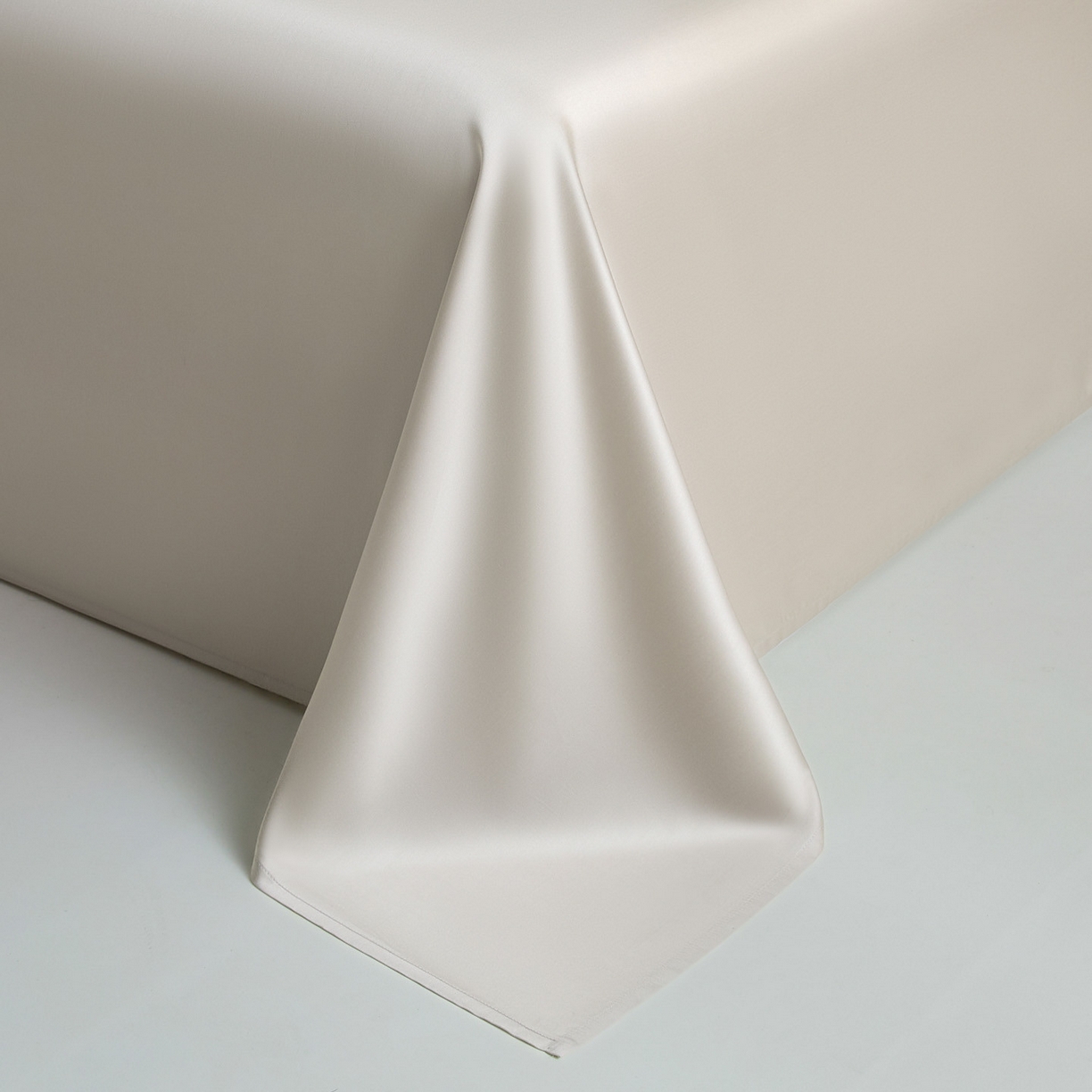 91家纺网 家纺一手货源 找家纺 DC 2026新款莱赛尔天丝卡通刺绣单品床单 冰川灰