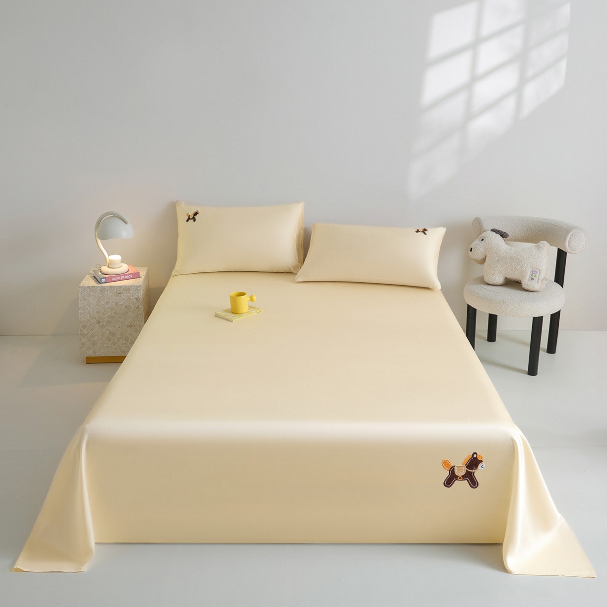 91家纺网 家纺一手货源 找家纺 DC 2026新款莱赛尔天丝卡通刺绣单品床单 元气白桃