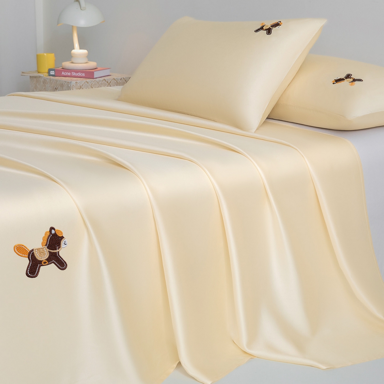 91家纺网 家纺一手货源 找家纺 DC 2026新款莱赛尔天丝卡通刺绣单品床单 元气白桃