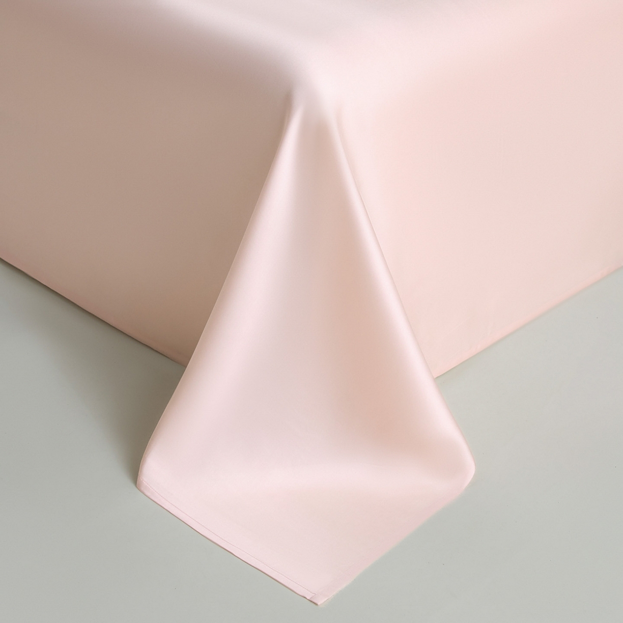 91家纺网 家纺一手货源 找家纺 DC 2026新款莱赛尔天丝卡通刺绣单品床单 冰雾粉