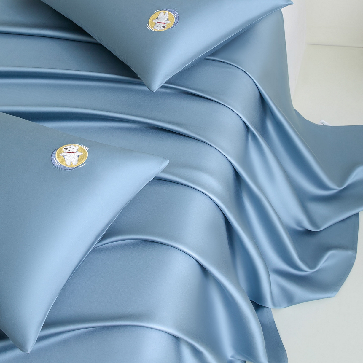 91家纺网 家纺一手货源 找家纺 DC 2026新款莱赛尔天丝卡通刺绣单品床单 梵高蓝