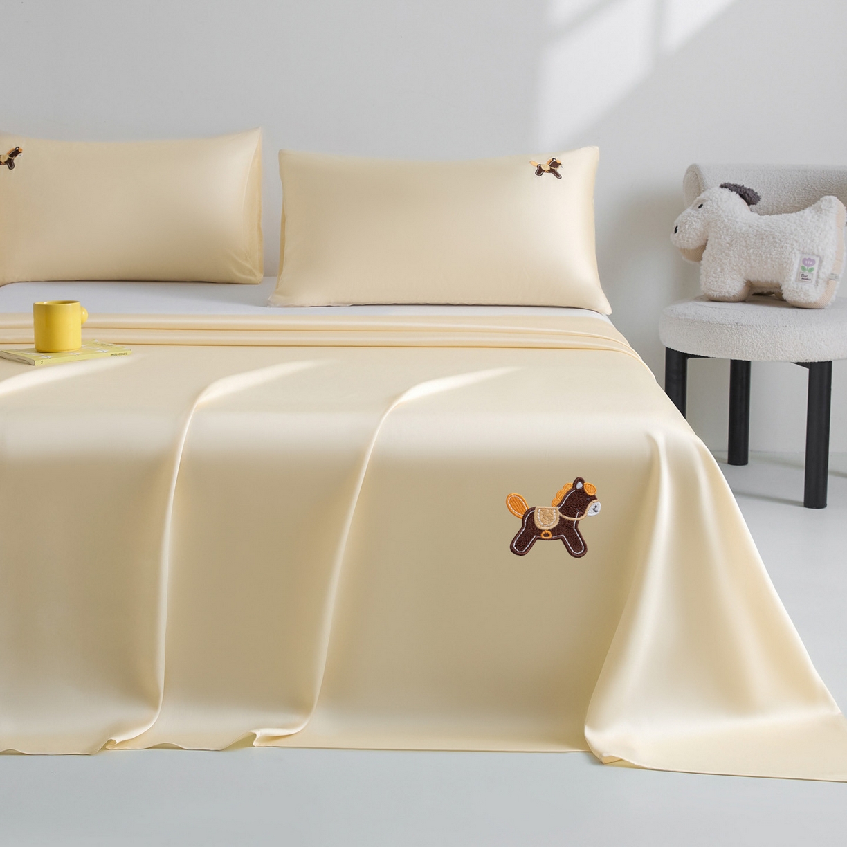 91家纺网 家纺一手货源 找家纺 DC 2026新款莱赛尔天丝卡通刺绣单品床单 元气白桃