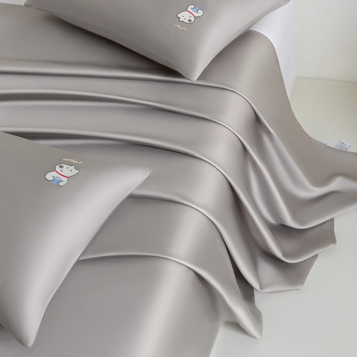 91家纺网 家纺一手货源 找家纺 DC 2026新款莱赛尔天丝卡通刺绣单品床单 经典灰