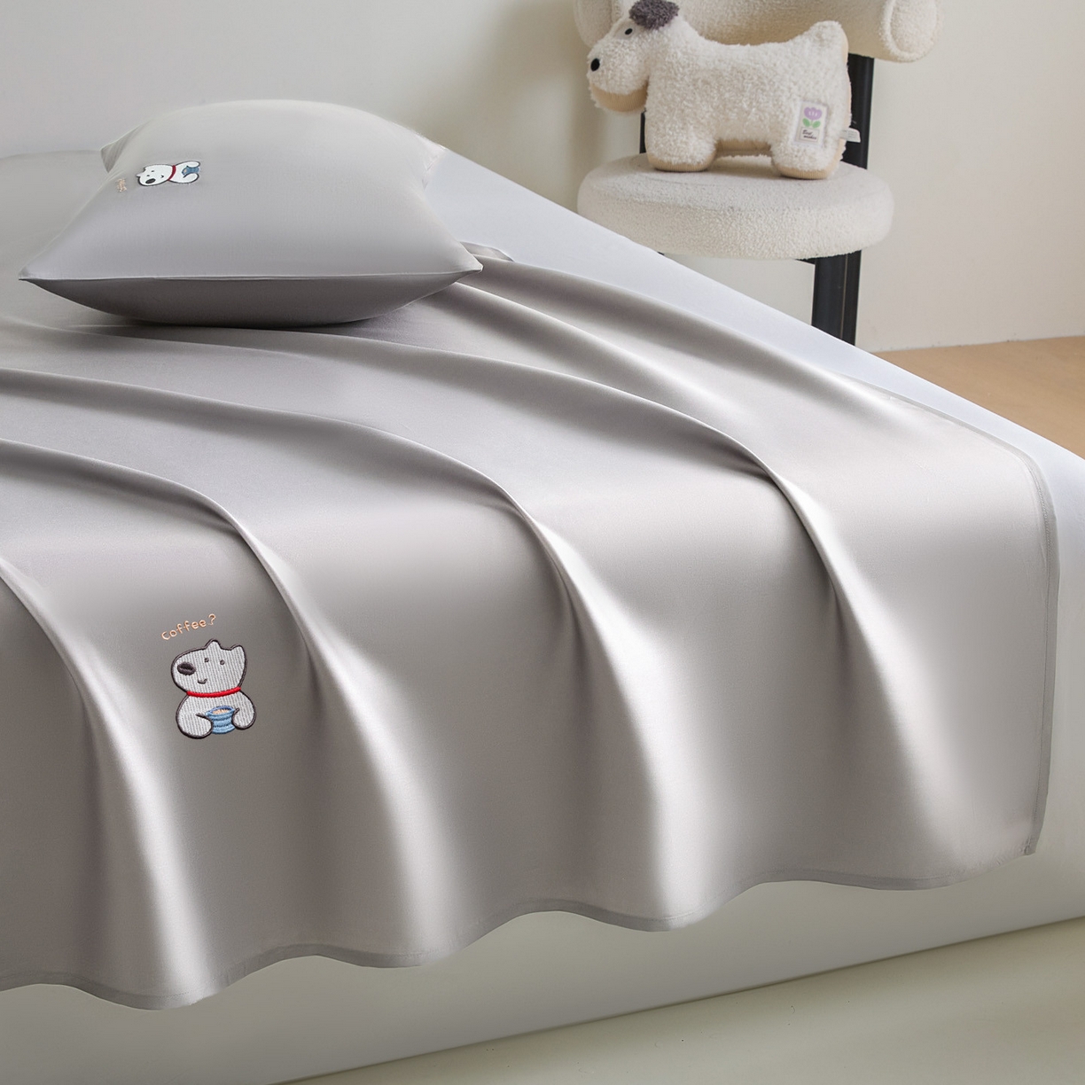 91家纺网 家纺一手货源 找家纺 DC 2026新款莱赛尔天丝卡通刺绣单品床单 经典灰