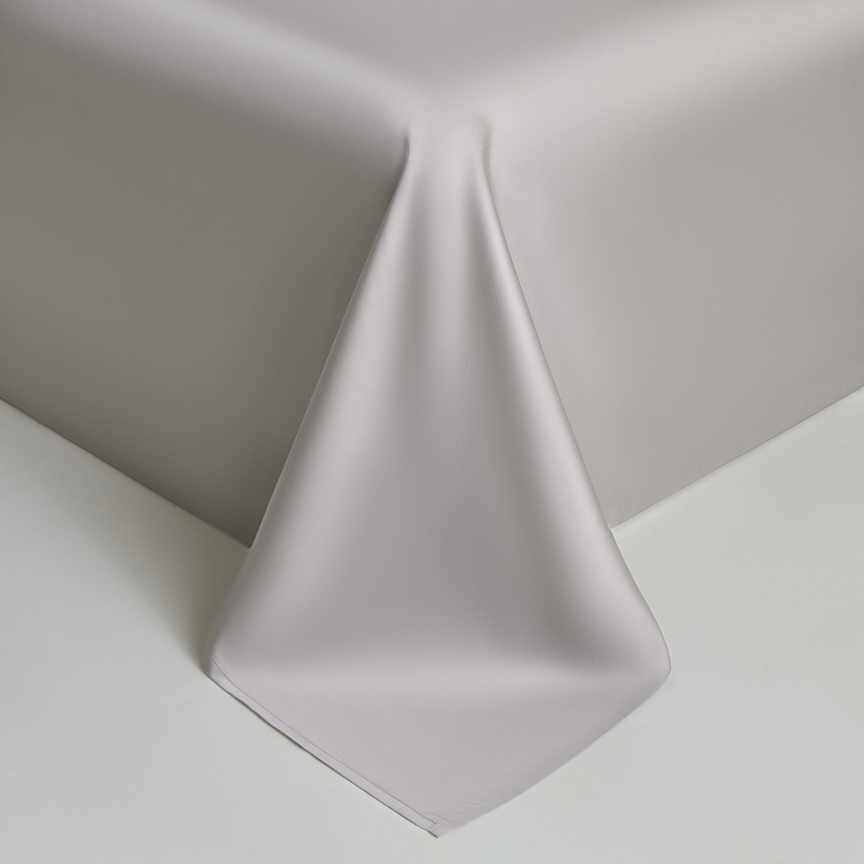 91家纺网 家纺一手货源 找家纺 DC 2026新款莱赛尔天丝卡通刺绣单品床单 经典灰