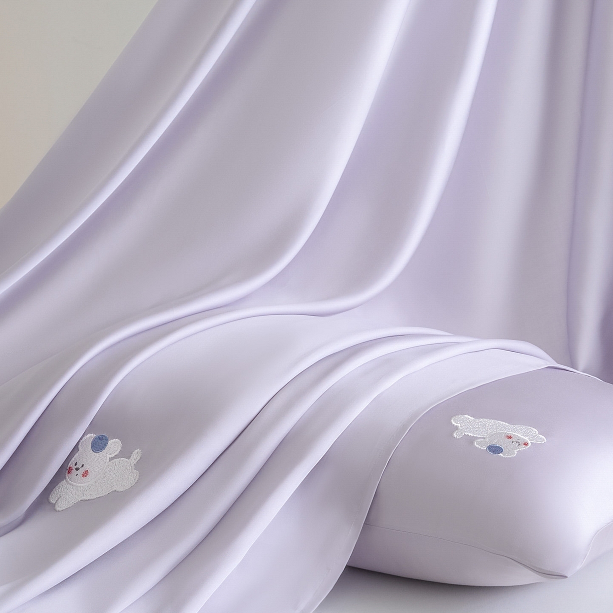 91家纺网 家纺一手货源 找家纺 DC 2026新款莱赛尔天丝卡通刺绣单品床单 风信紫