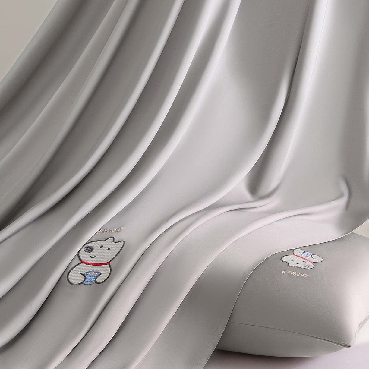 91家纺网 家纺一手货源 找家纺 DC 2026新款莱赛尔天丝卡通刺绣单品床单 经典灰