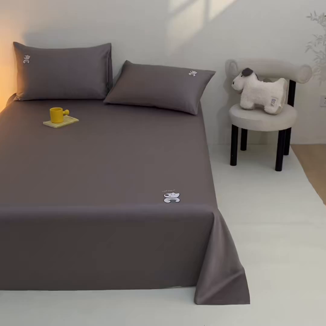 91家纺网 家纺一手货源 找家纺 DC 2026新款莱赛尔天丝卡通刺绣单品床单 经典灰