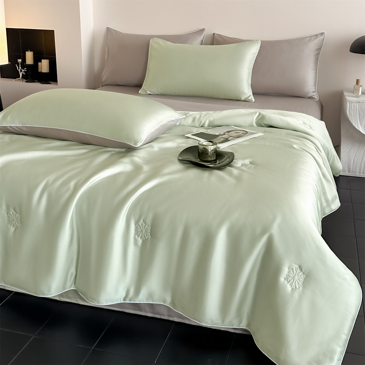 91家纺网 家纺一手货源 找家纺 无界 2026新款水洗真丝夏被-麻绳雪花绗缝-伊芙琳 伊芙琳 亚丁绿+冰川灰