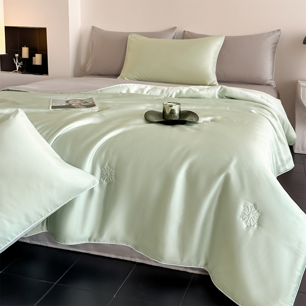 91家纺网 家纺一手货源 找家纺 无界 2026新款水洗真丝夏被-麻绳雪花绗缝-伊芙琳 伊芙琳 亚丁绿+冰川灰