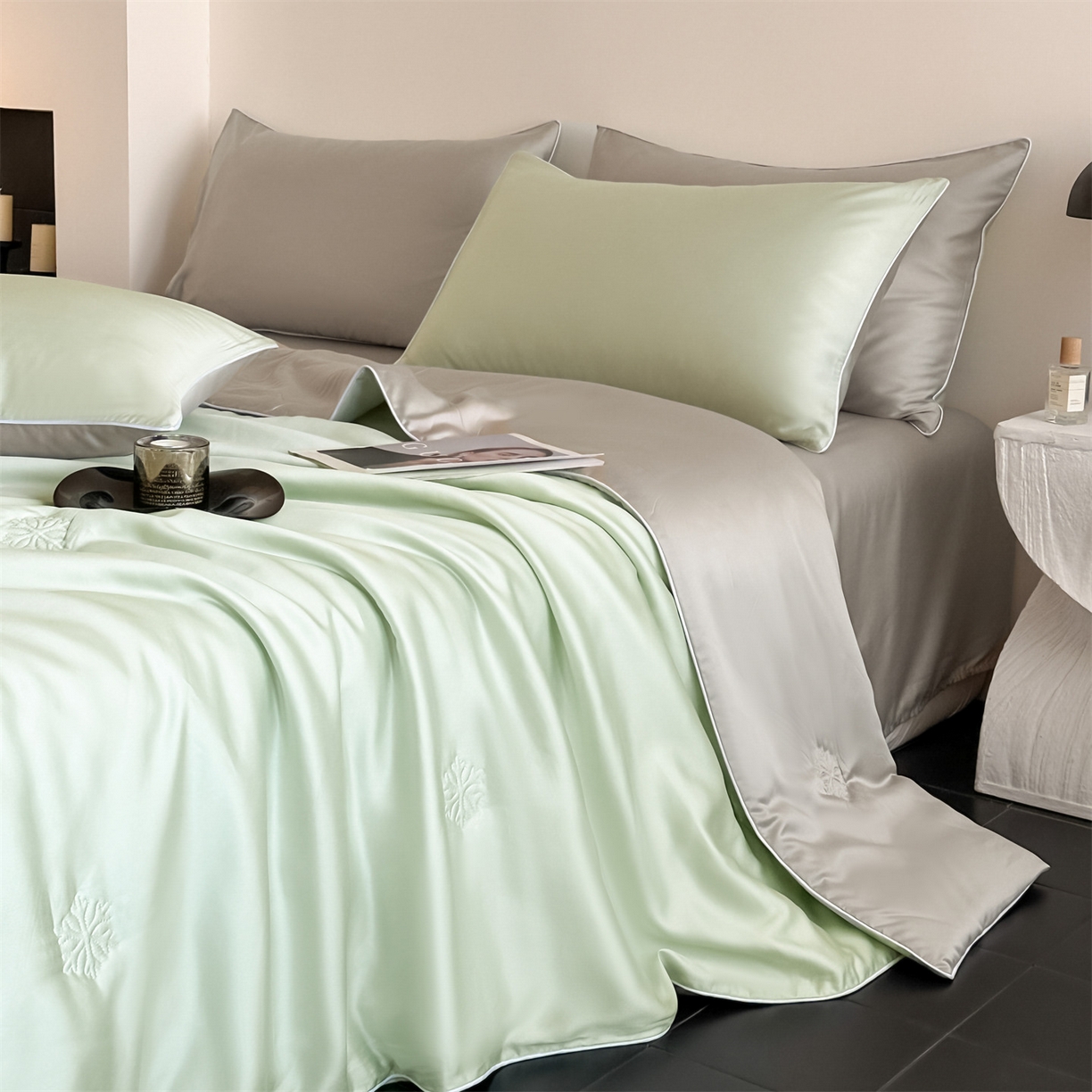 91家纺网 家纺一手货源 找家纺 无界 2026新款水洗真丝夏被-麻绳雪花绗缝-伊芙琳 伊芙琳 亚丁绿+冰川灰