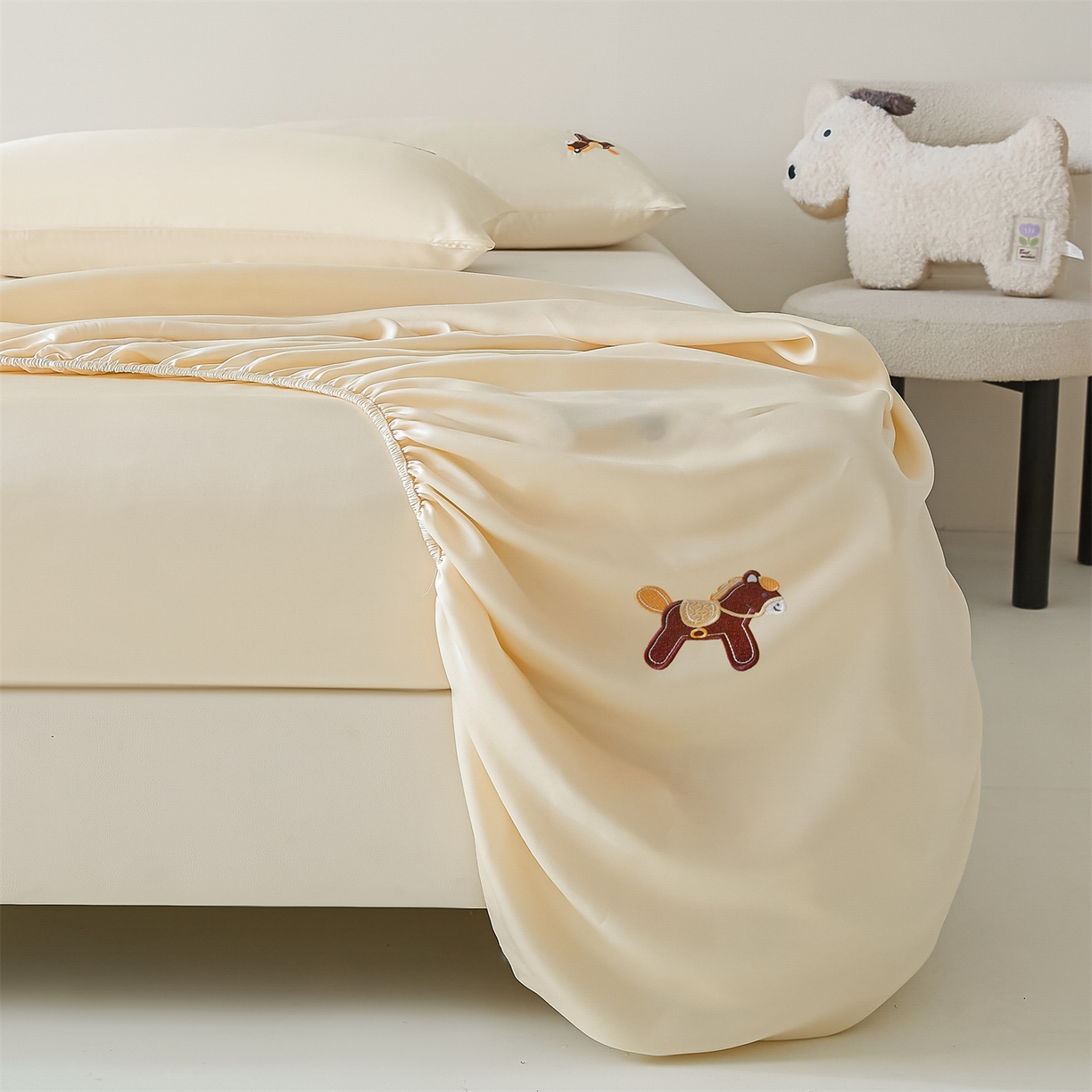 91家纺网 家纺一手货源 找家纺 （总）DC 2026新款莱赛尔天丝卡通刺绣单品床笠