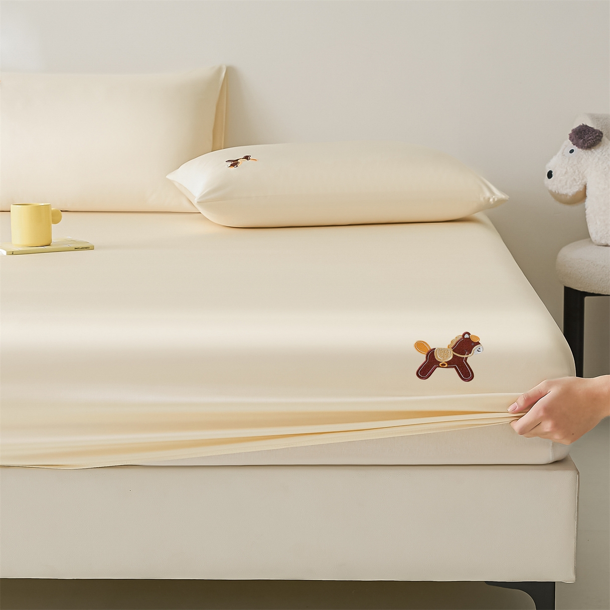 91家纺网 家纺一手货源 找家纺 （总）DC 2026新款莱赛尔天丝卡通刺绣单品床笠