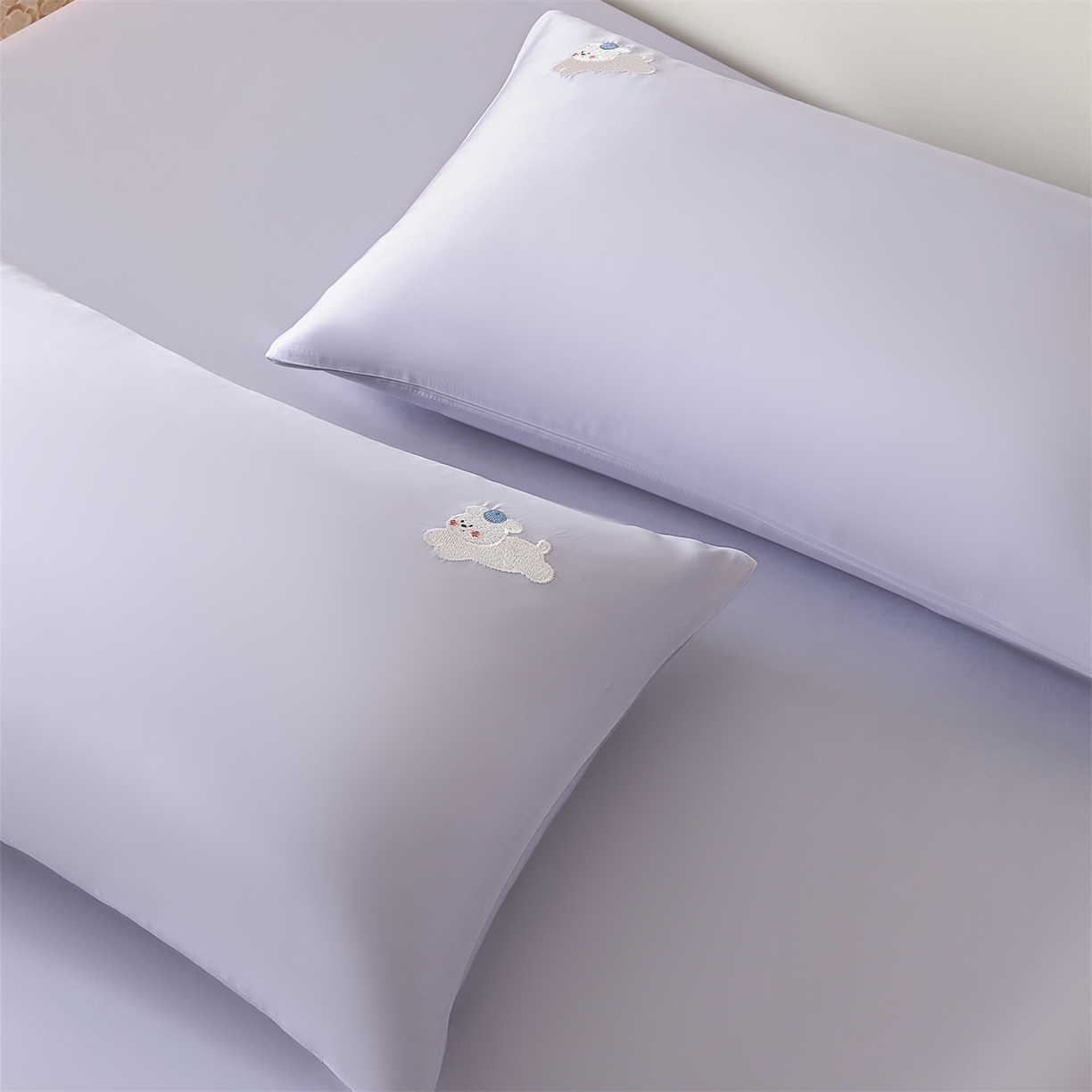 91家纺网 家纺一手货源 找家纺 DC 2026新款莱赛尔天丝卡通刺绣单品床笠 风信紫