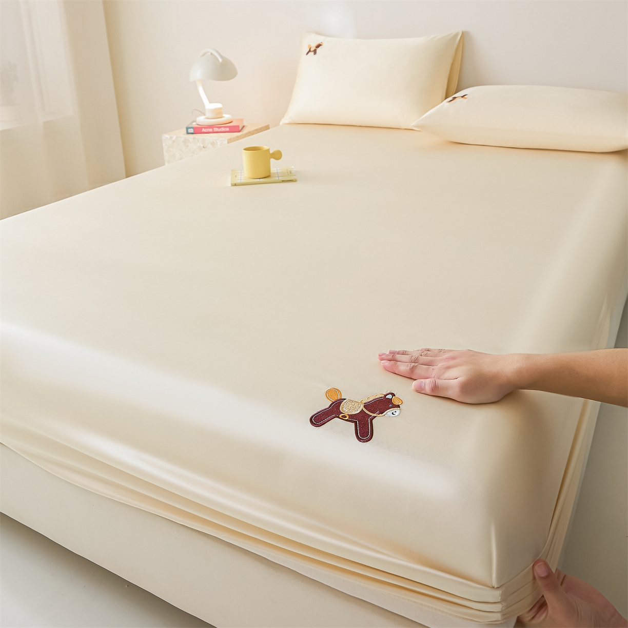 91家纺网 家纺一手货源 找家纺 DC 2026新款莱赛尔天丝卡通刺绣单品床笠 元气白桃