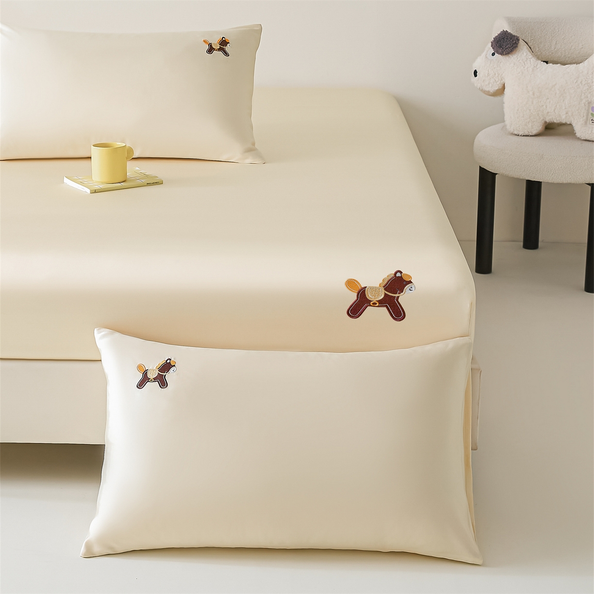 91家纺网 家纺一手货源 找家纺 DC 2026新款莱赛尔天丝卡通刺绣单品床笠 元气白桃