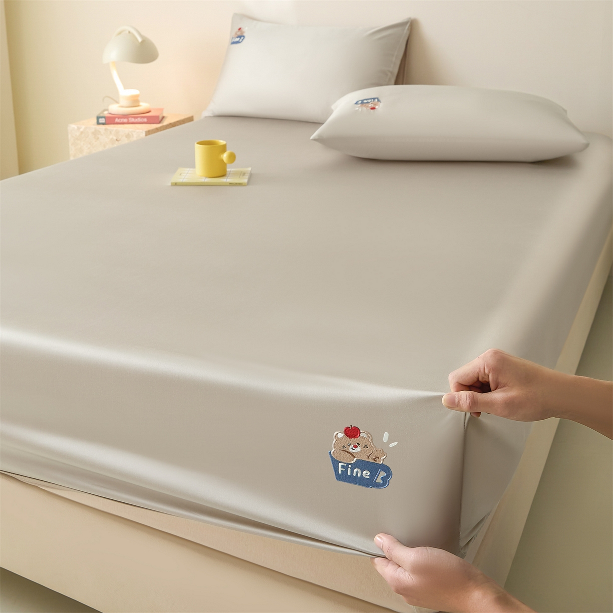 91家纺网 家纺一手货源 找家纺 DC 2026新款莱赛尔天丝卡通刺绣单品床笠 冰川灰