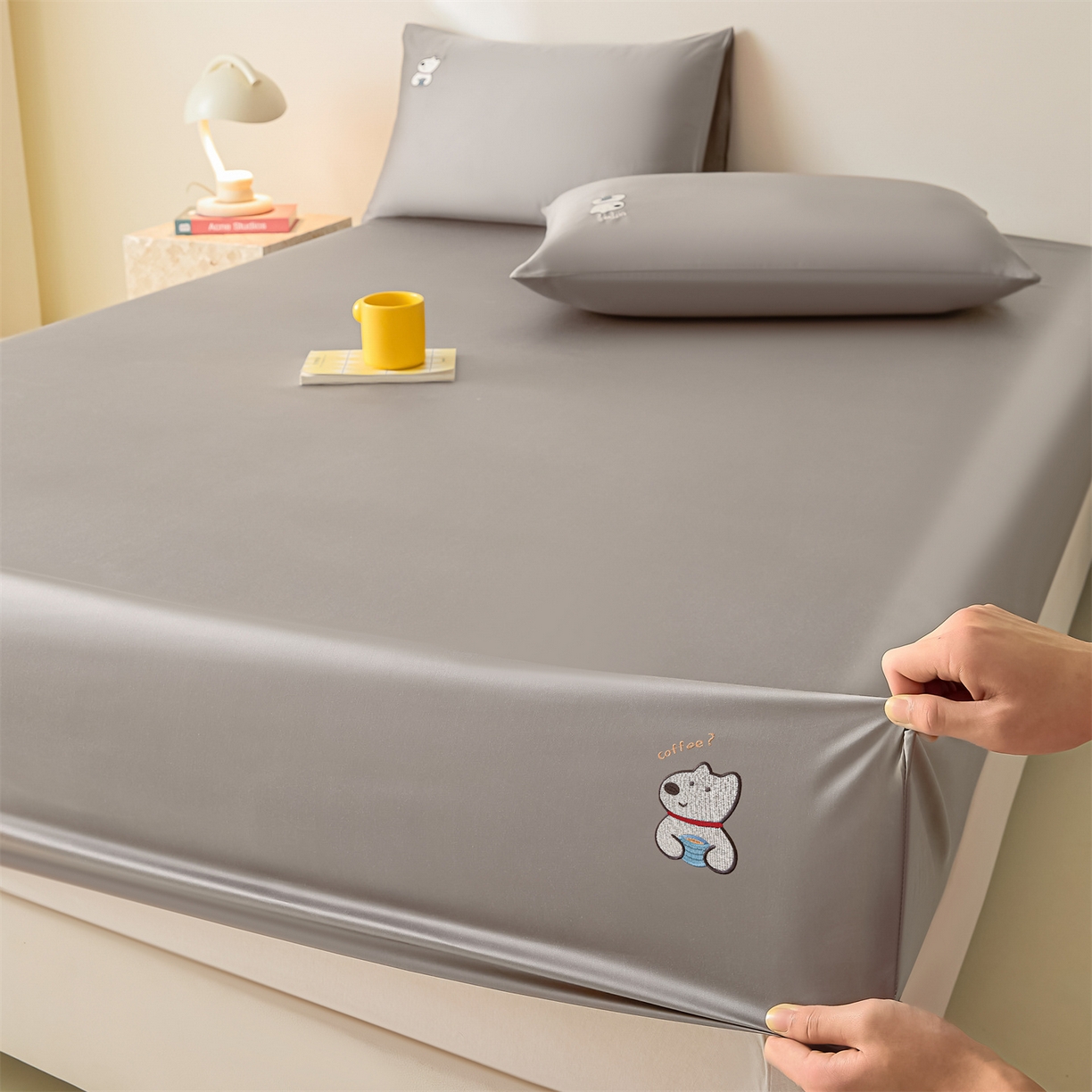 91家纺网 家纺一手货源 找家纺 DC 2026新款莱赛尔天丝卡通刺绣单品床笠 经典灰