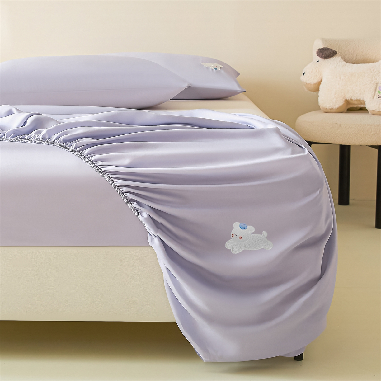 91家纺网 家纺一手货源 找家纺 DC 2026新款莱赛尔天丝卡通刺绣单品床笠 风信紫