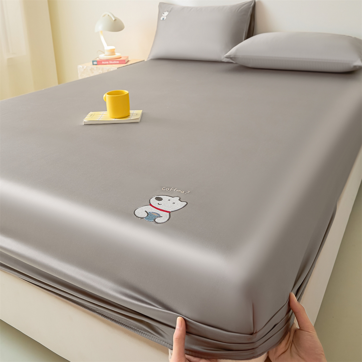 91家纺网 家纺一手货源 找家纺 DC 2026新款莱赛尔天丝卡通刺绣单品床笠 经典灰