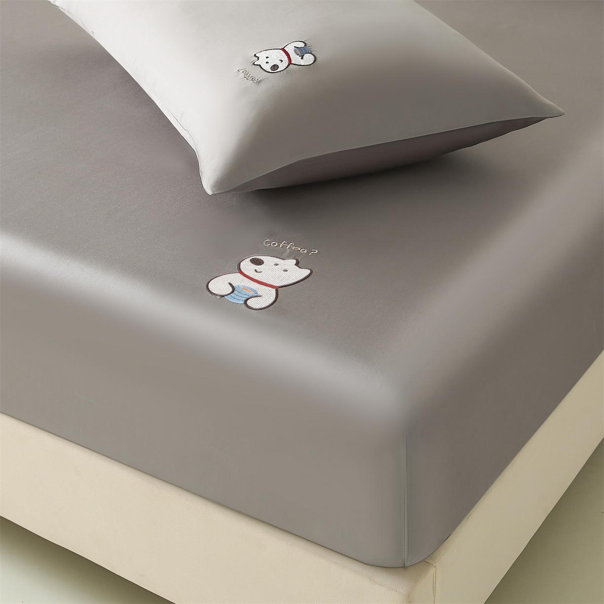 91家纺网 家纺一手货源 找家纺 DC 2026新款莱赛尔天丝卡通刺绣单品床笠 经典灰