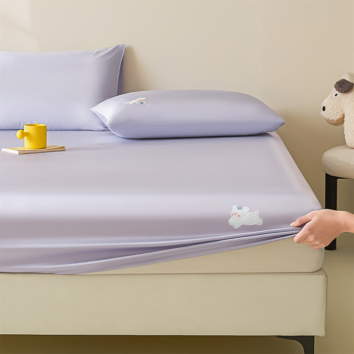 91家纺网 家纺一手货源 找家纺 DC 2026新款莱赛尔天丝卡通刺绣单品床笠 风信紫