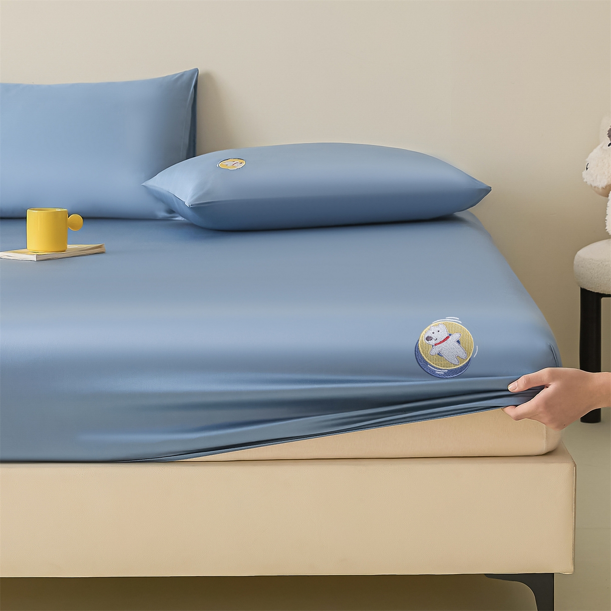 91家纺网 家纺一手货源 找家纺 DC 2026新款莱赛尔天丝卡通刺绣单品床笠 梵高蓝