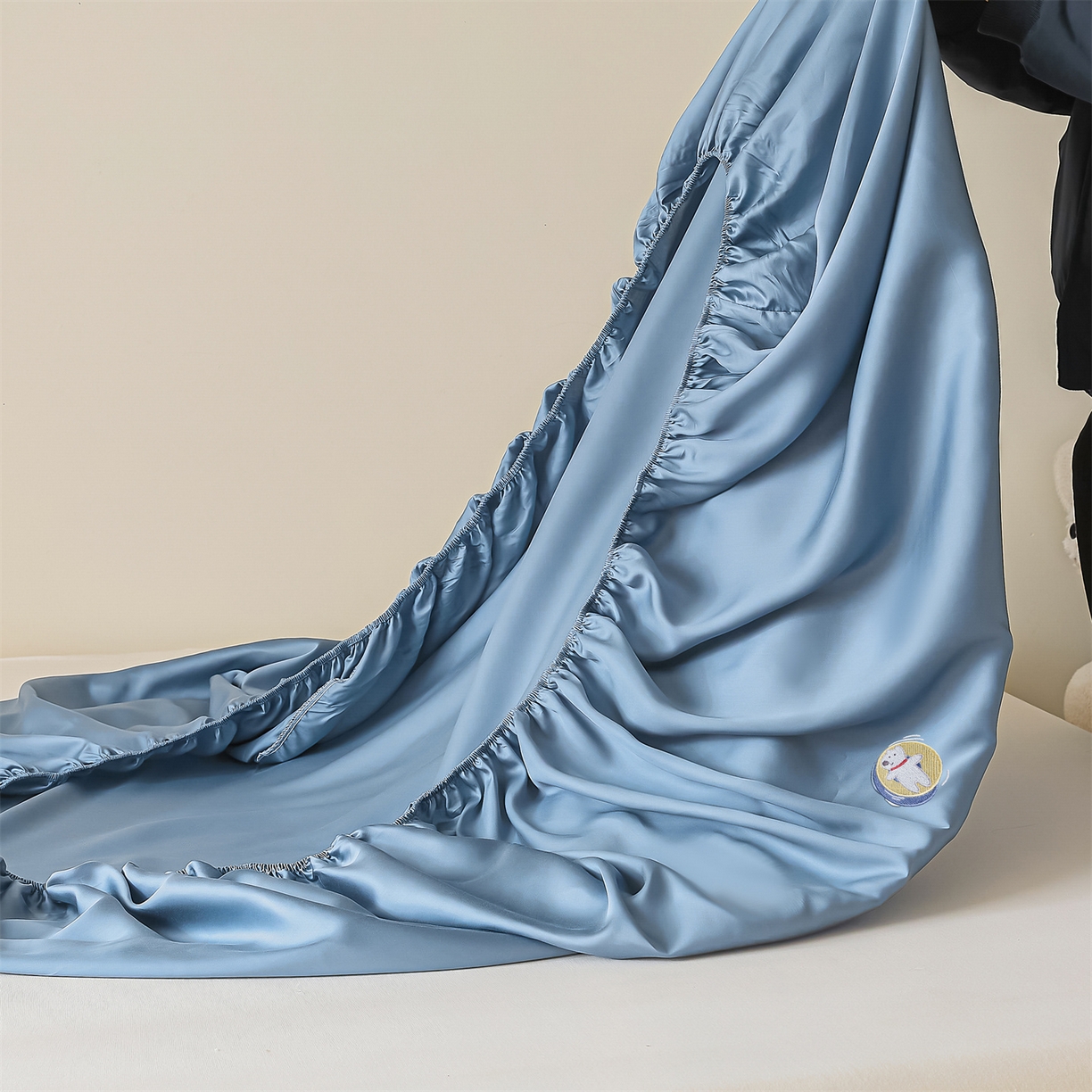 91家纺网 家纺一手货源 找家纺 DC 2026新款莱赛尔天丝卡通刺绣单品床笠 梵高蓝