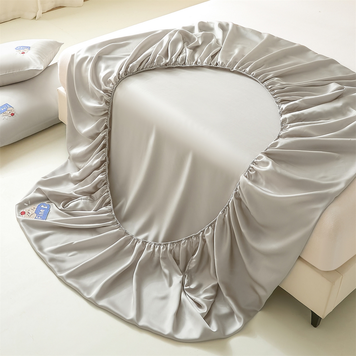 91家纺网 家纺一手货源 找家纺 DC 2026新款莱赛尔天丝卡通刺绣单品床笠 冰川灰