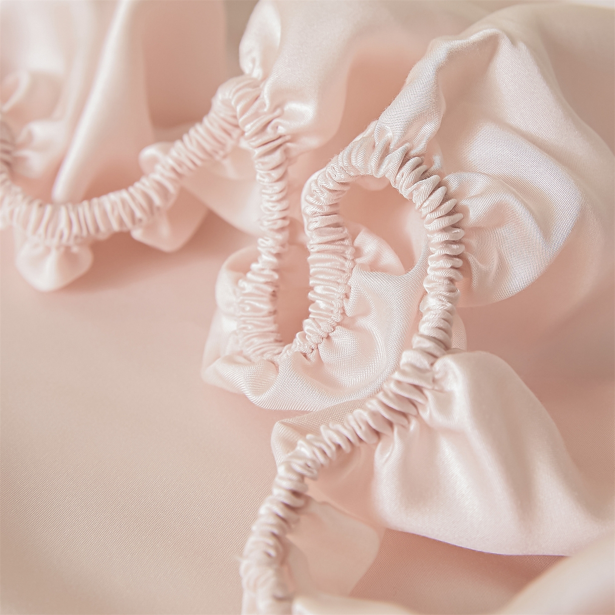 91家纺网 家纺一手货源 找家纺 DC 2026新款莱赛尔天丝卡通刺绣单品床笠 冰雾粉