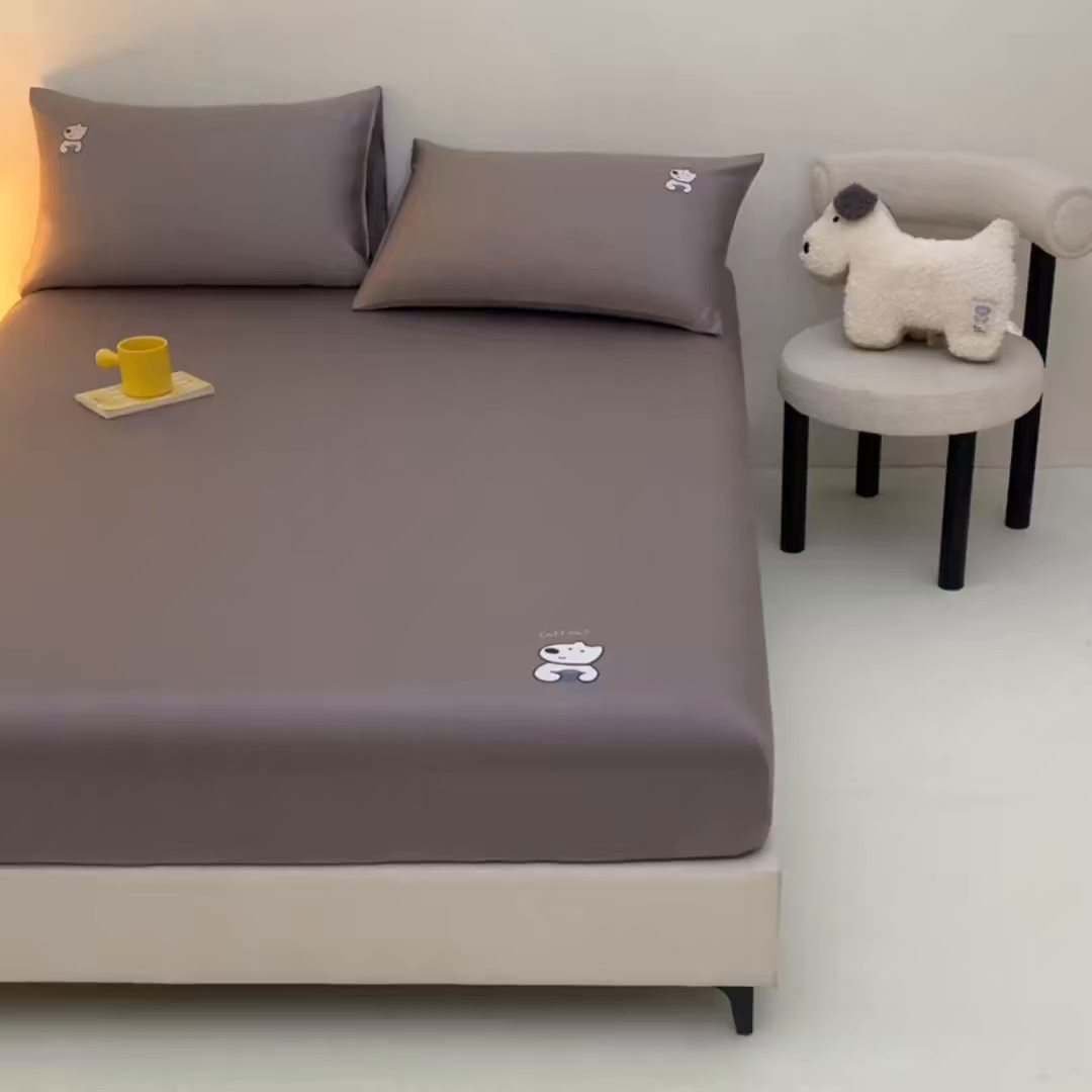 91家纺网 家纺一手货源 找家纺 DC 2026新款莱赛尔天丝卡通刺绣单品床笠 经典灰