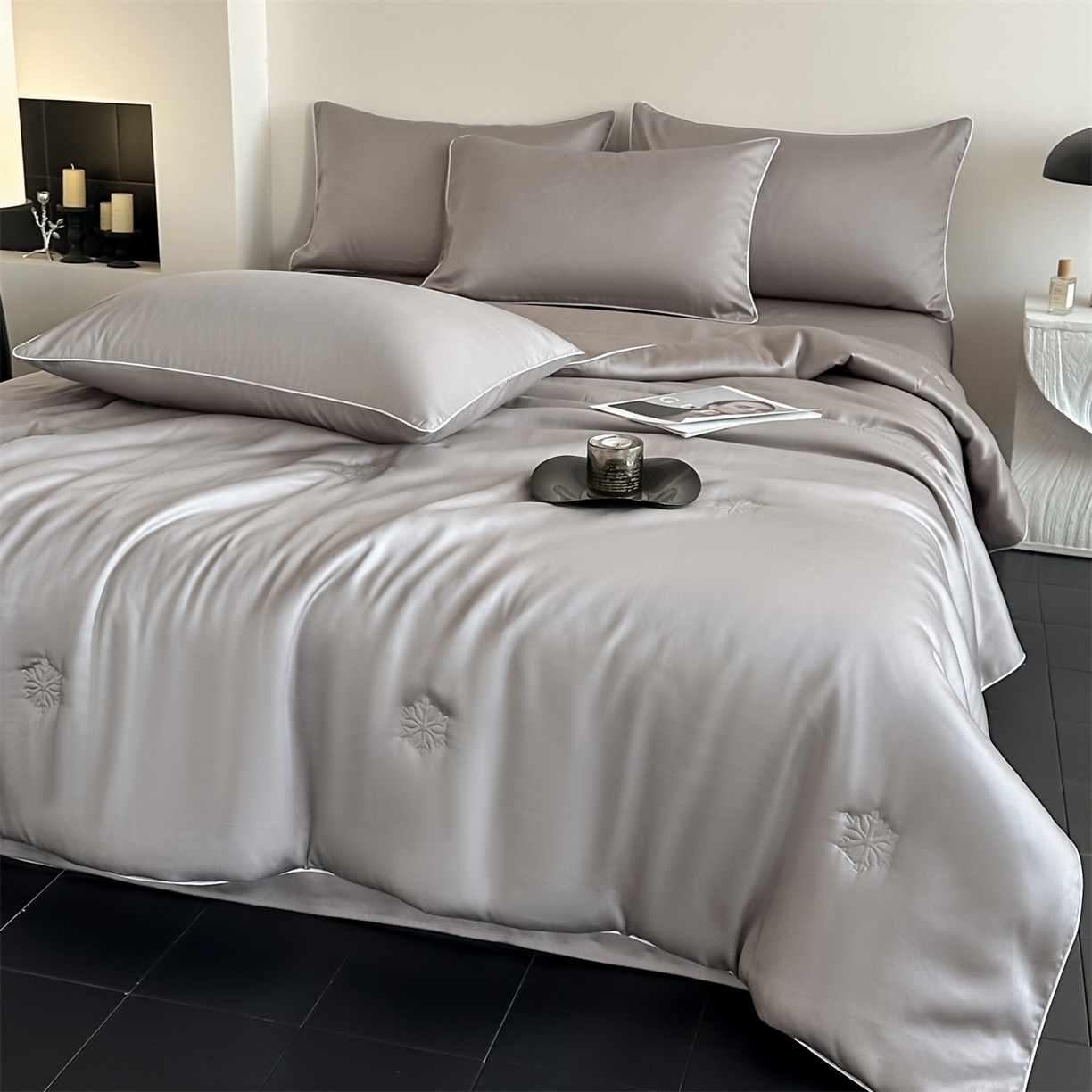 91家纺网 家纺一手货源 找家纺 无界 2026新款水洗真丝夏被-麻绳雪花绗缝-伊芙琳 伊芙琳 烟灰