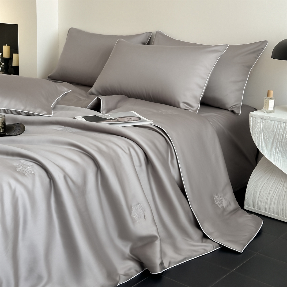 91家纺网 家纺一手货源 找家纺 无界 2026新款水洗真丝夏被-麻绳雪花绗缝-伊芙琳 伊芙琳 烟灰