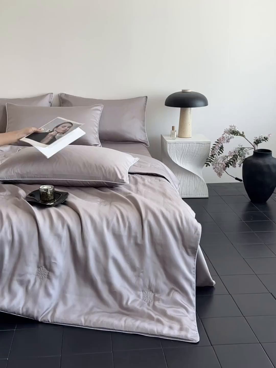 91家纺网 家纺一手货源 找家纺 无界 2026新款水洗真丝夏被-麻绳雪花绗缝-伊芙琳 伊芙琳 烟灰