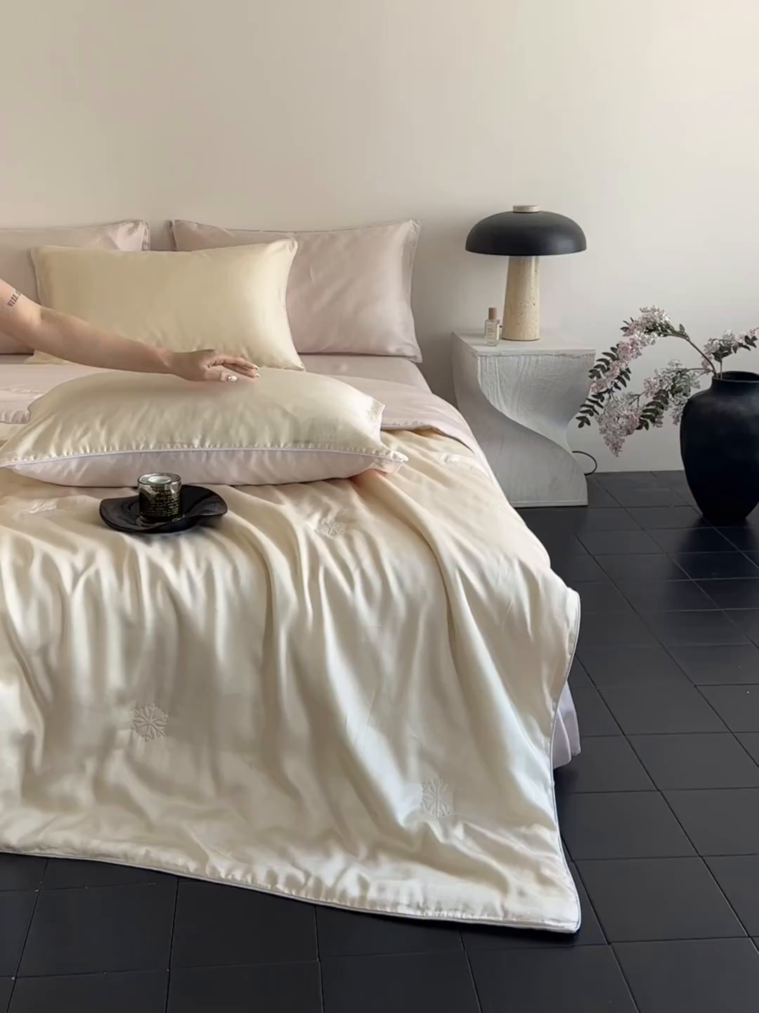 91家纺网 家纺一手货源 找家纺 无界 2026新款水洗真丝夏被-麻绳雪花绗缝-伊芙琳 伊芙琳 元气白桃+桉树绿