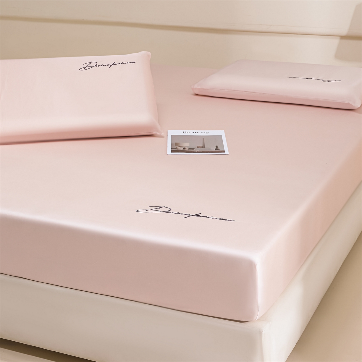 91家纺网 家纺一手货源 找家纺 DC 2026新款莱赛尔天丝轻奢刺绣单品床笠 冰雾粉