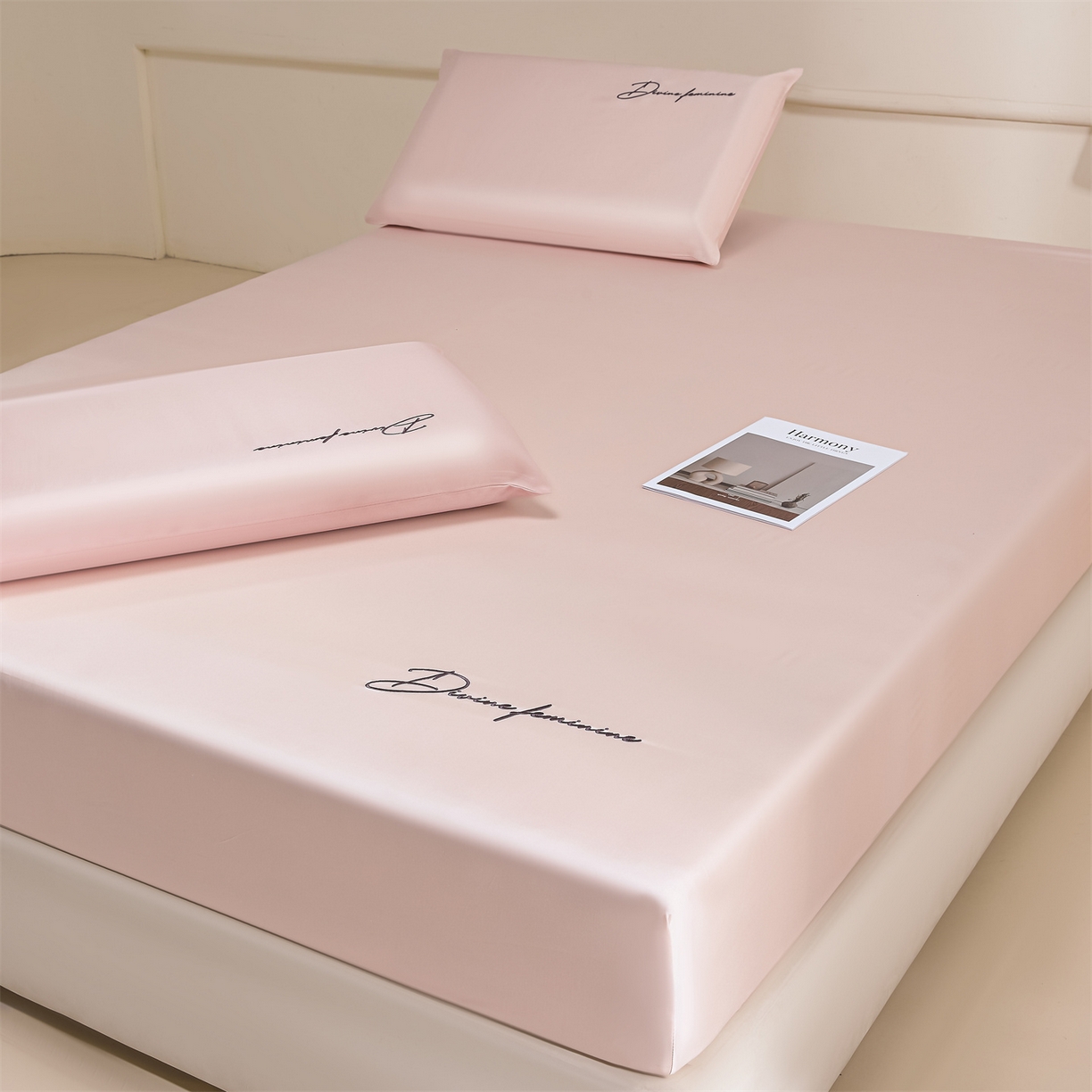 91家纺网 家纺一手货源 找家纺 DC 2026新款莱赛尔天丝轻奢刺绣单品床笠 冰雾粉