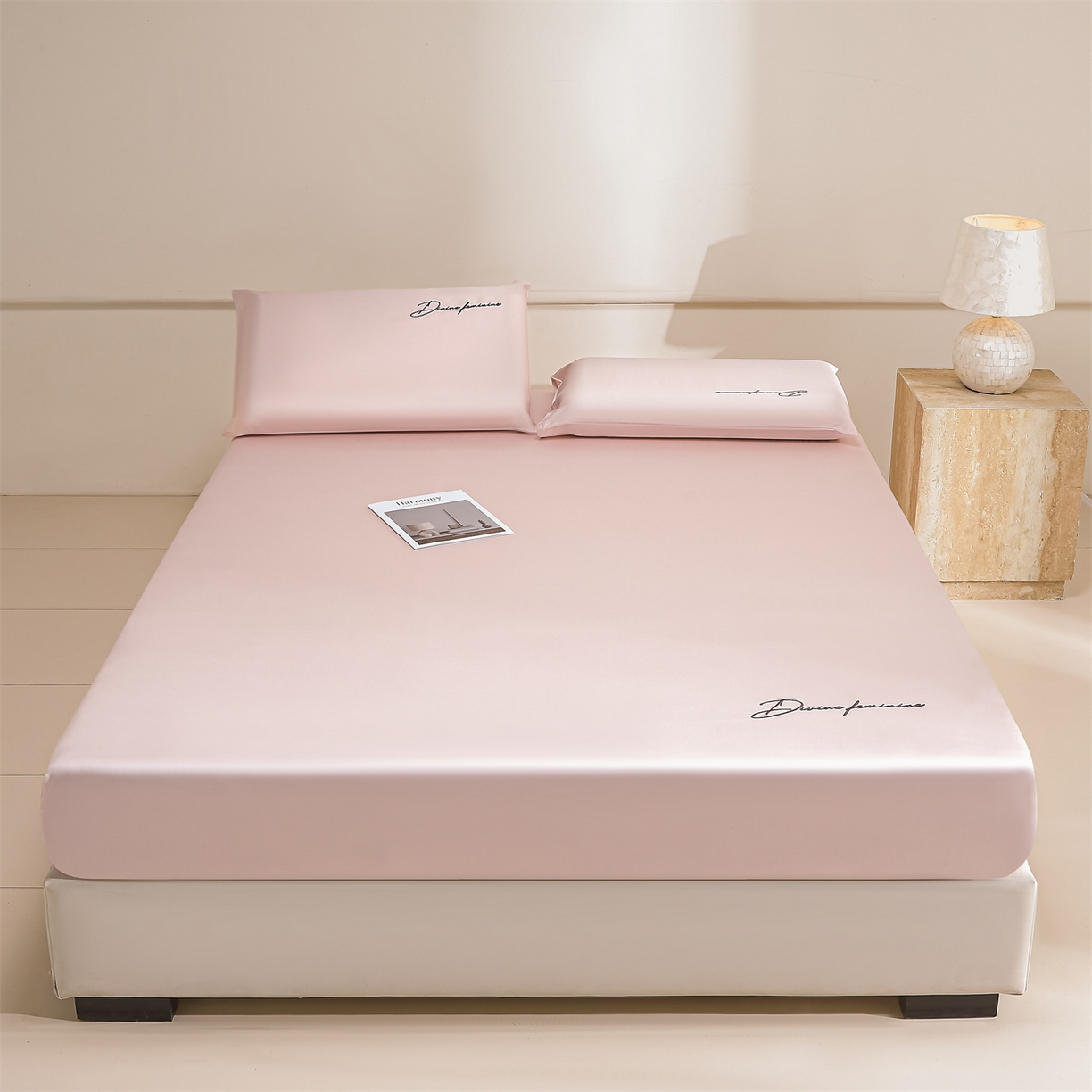 91家纺网 家纺一手货源 找家纺 DC 2026新款莱赛尔天丝轻奢刺绣单品床笠 冰雾粉