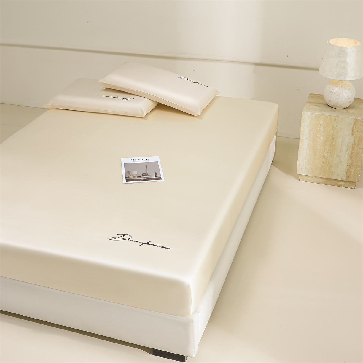 91家纺网 家纺一手货源 找家纺 DC 2026新款莱赛尔天丝轻奢刺绣单品床笠 元气白桃