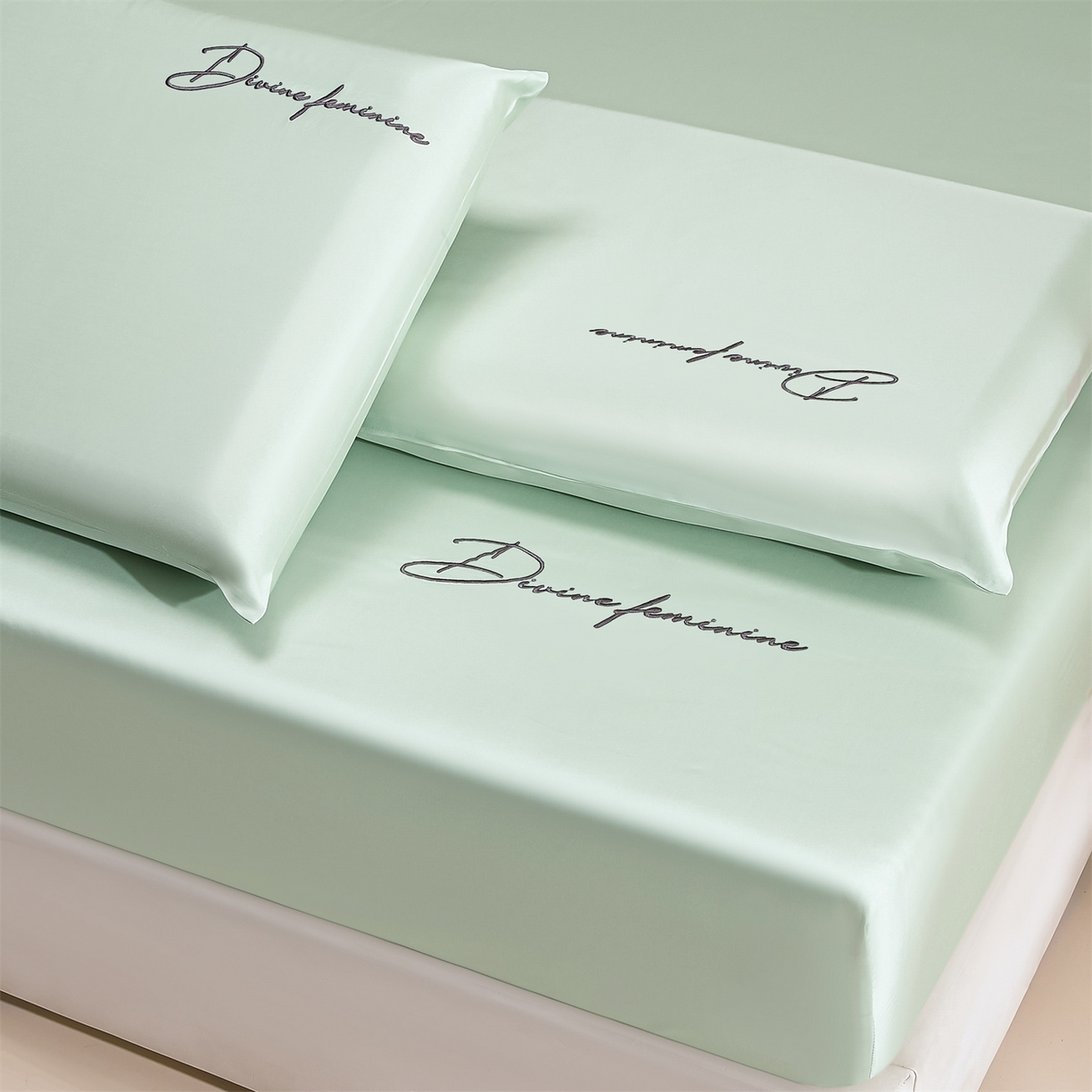 91家纺网 家纺一手货源 找家纺 DC 2026新款莱赛尔天丝轻奢刺绣单品床笠 亚丁绿