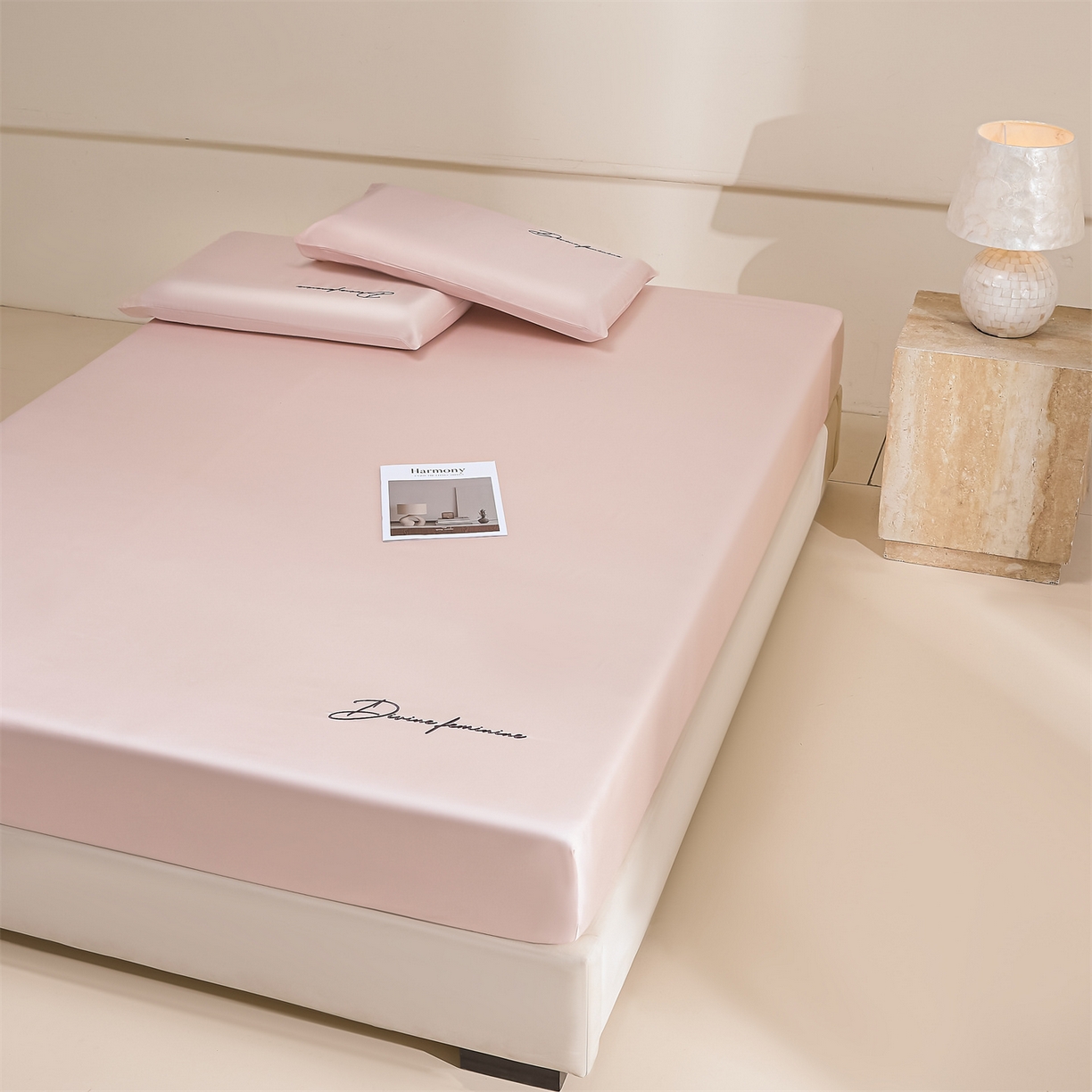 91家纺网 家纺一手货源 找家纺 DC 2026新款莱赛尔天丝轻奢刺绣单品床笠 冰雾粉