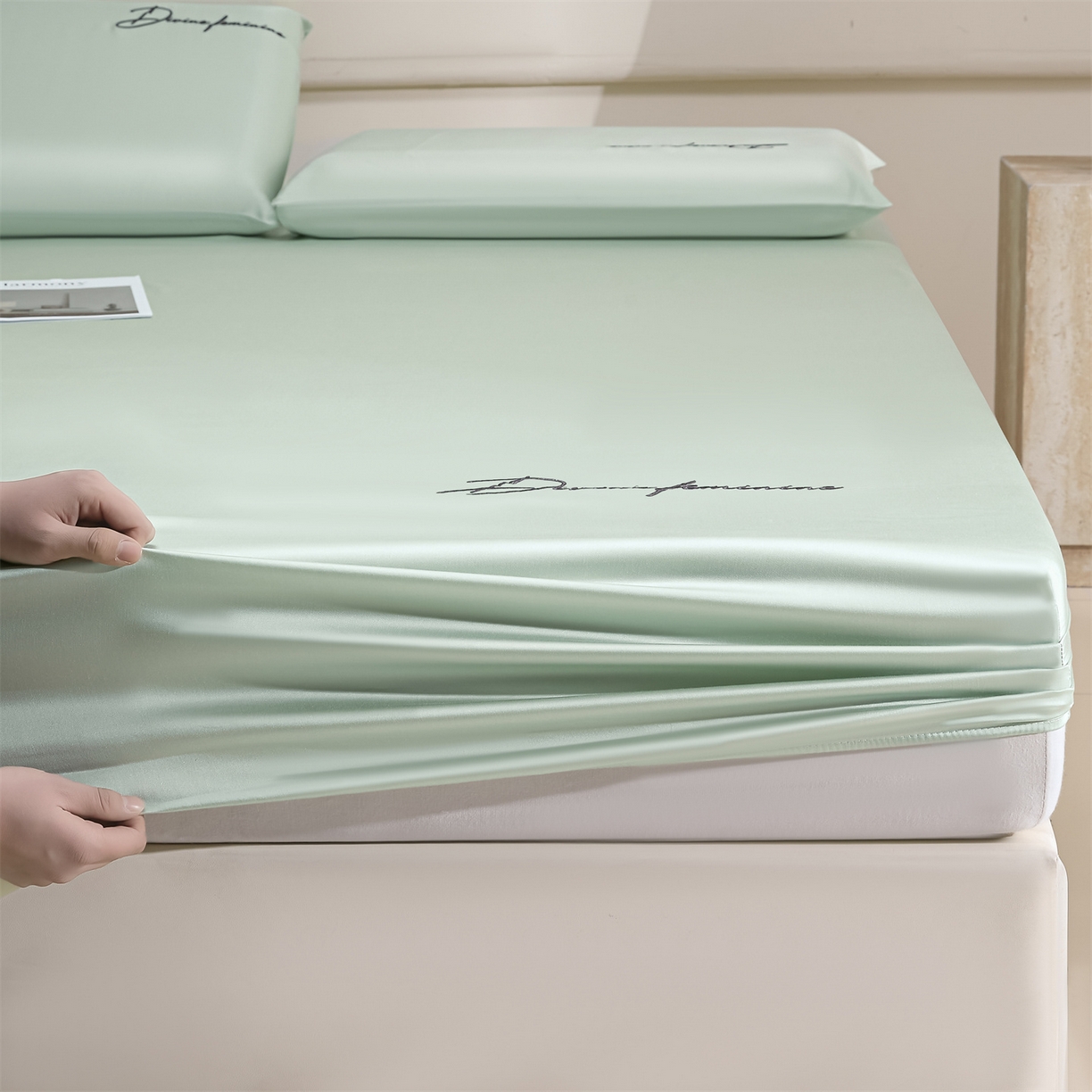 91家纺网 家纺一手货源 找家纺 DC 2026新款莱赛尔天丝轻奢刺绣单品床笠 亚丁绿